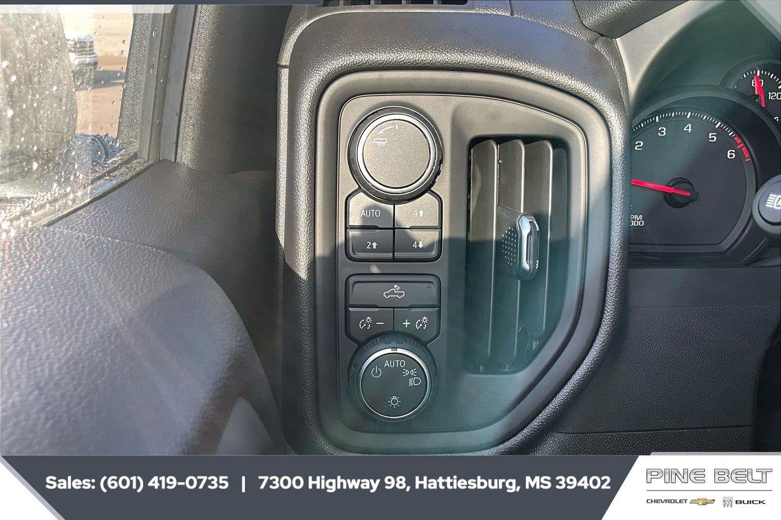 New 2026 Chevrolet Silverado 1500 W/T w/ Z71 Off-Road Package AWD/4WD image 23