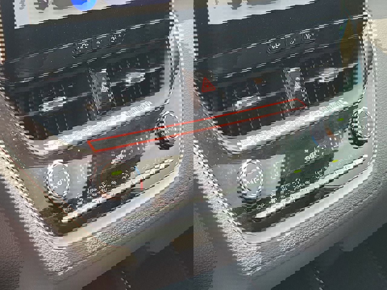 New 2026 Toyota Corolla Cross XLE image 27