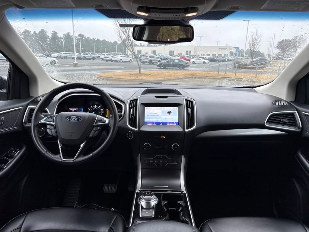 Used 2020 Ford Edge SEL image 16