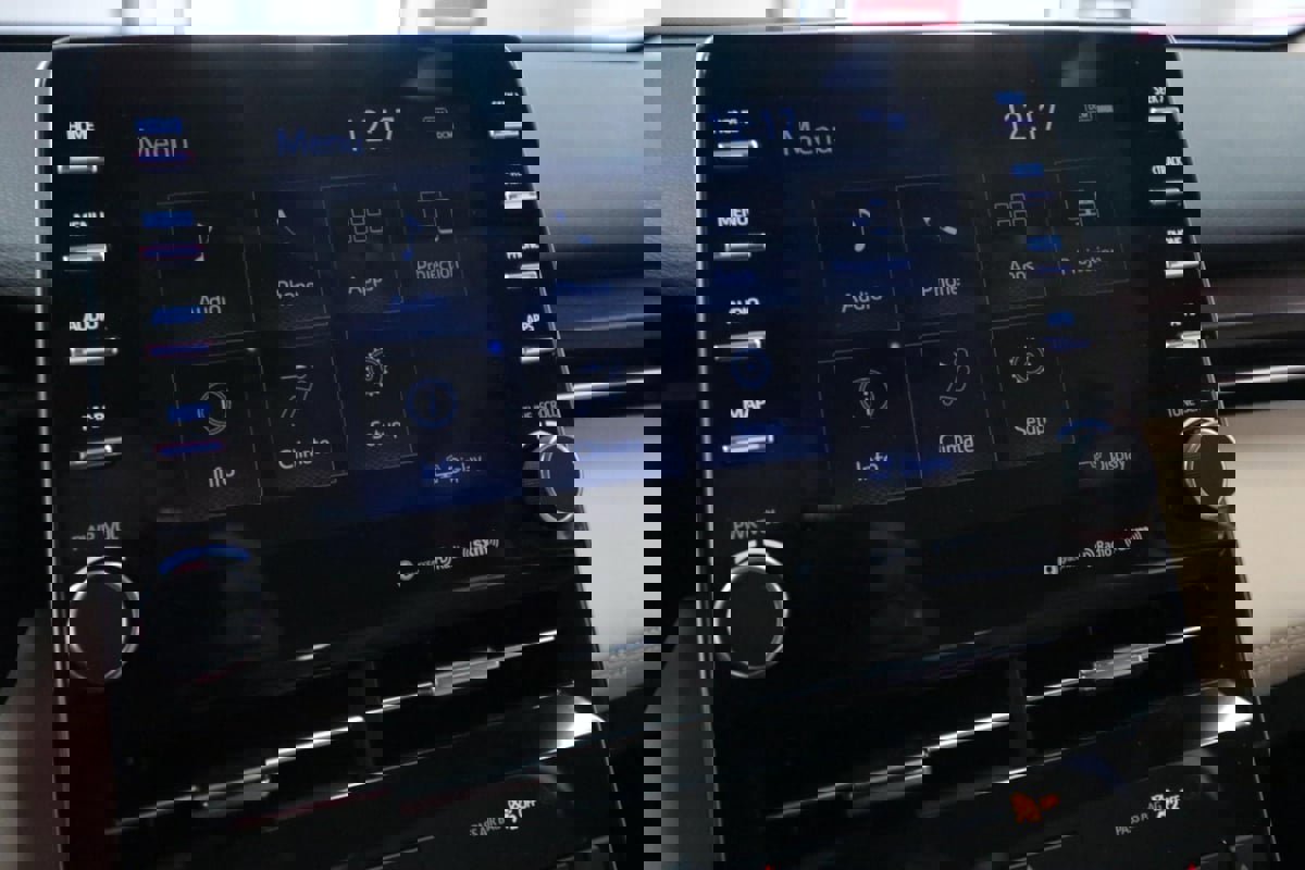 Used 2021 Toyota Avalon XLE w/ Moonroof Package image 19