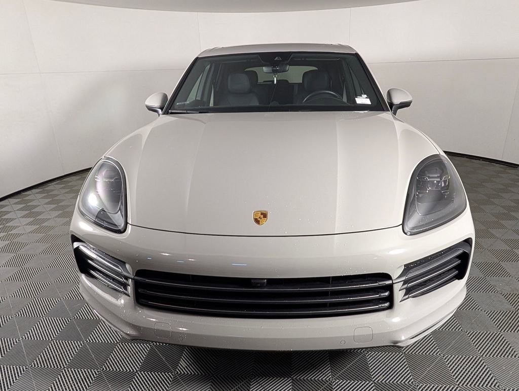 Certified 2023 Porsche Cayenne Platinum Edition image 10