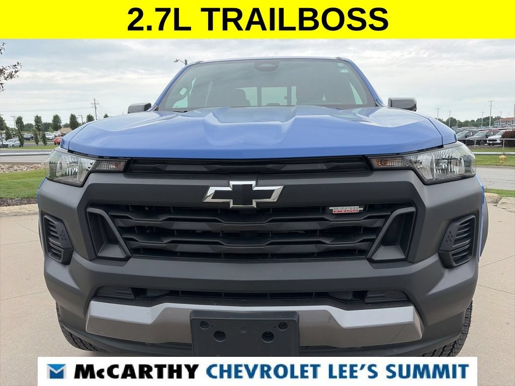 Used 2025 Chevrolet Colorado Trail Boss AWD/4WD image 3