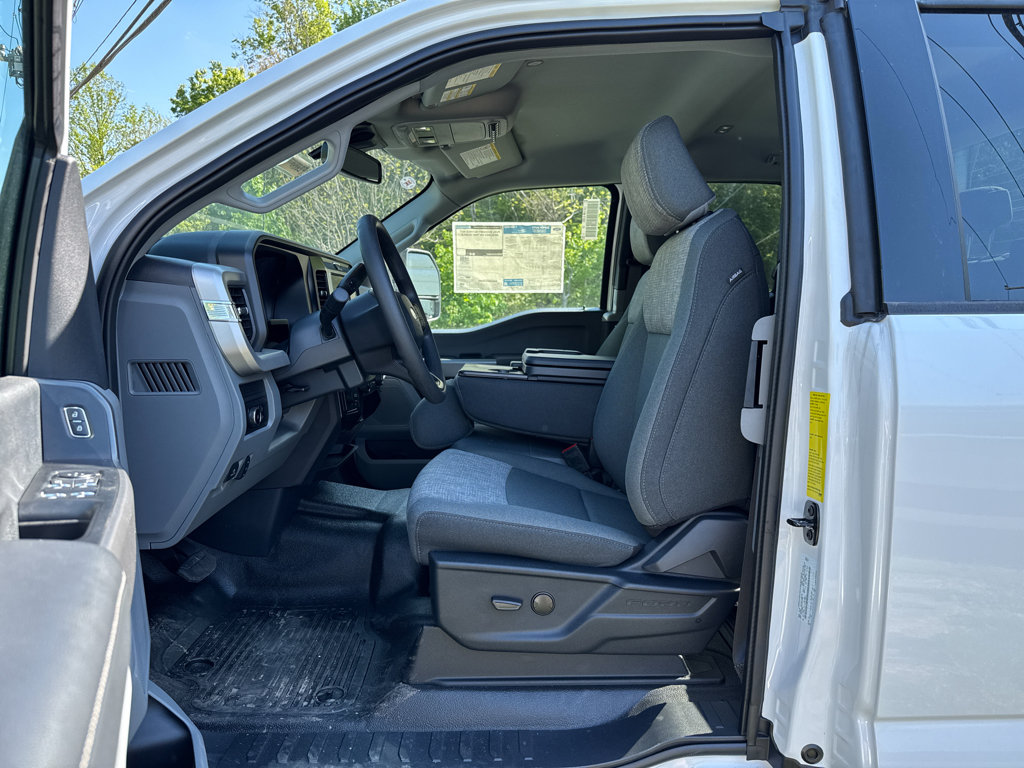 New 2026 Ford F550 4x4 Supercab Super Duty w/ XLT Value Package image 5