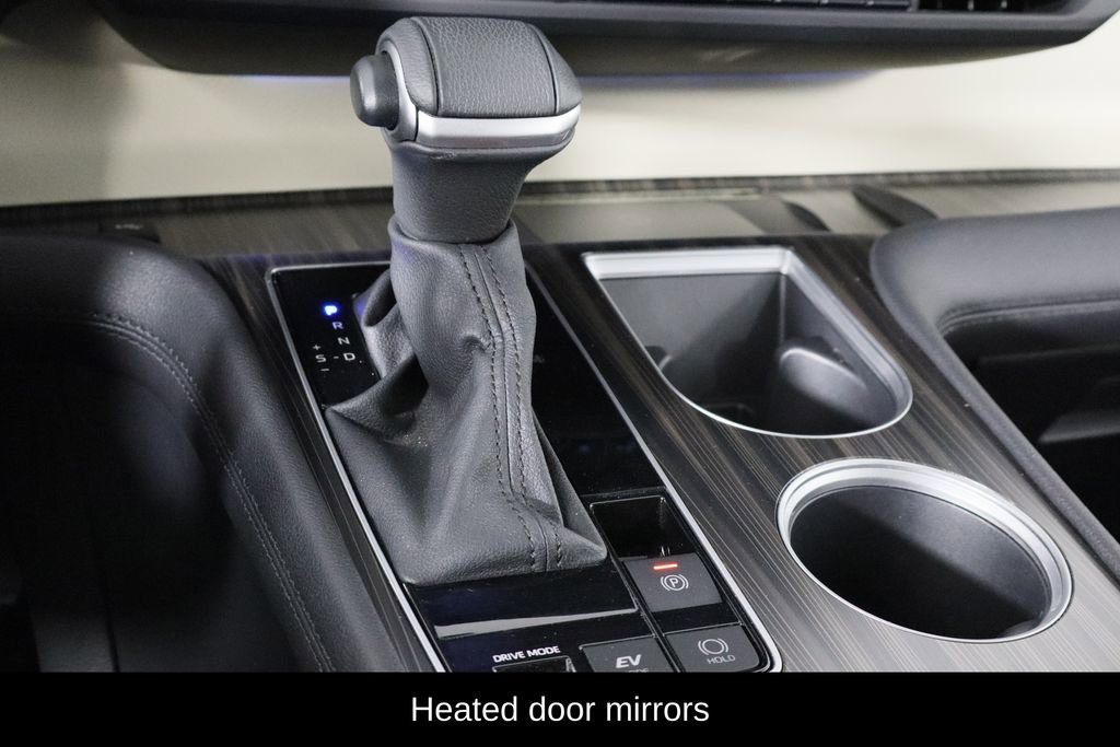 Used 2024 Toyota Sienna Platinum image 13