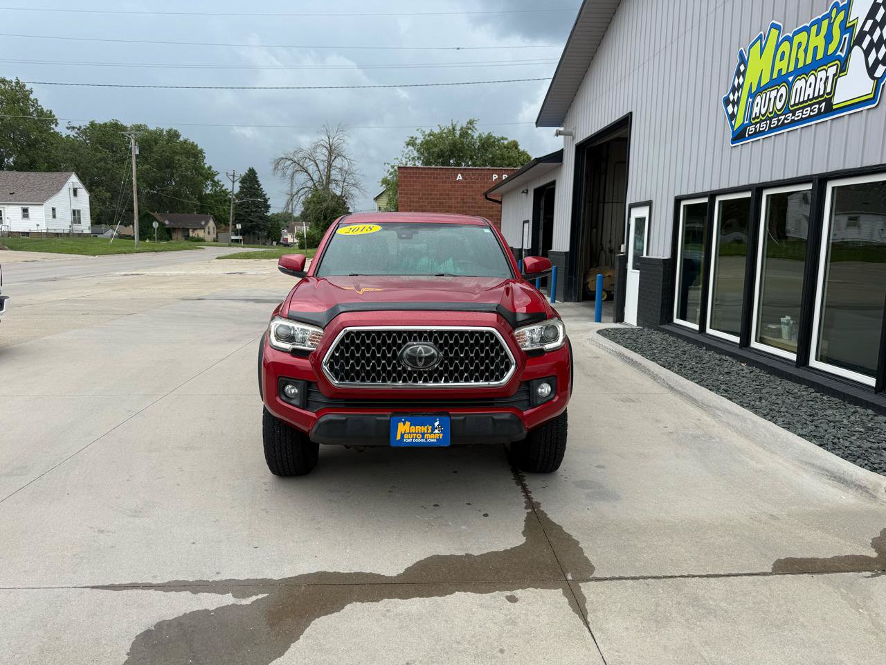 Used 2018 Toyota Tacoma TRD Off-Road AWD/4WD image 2