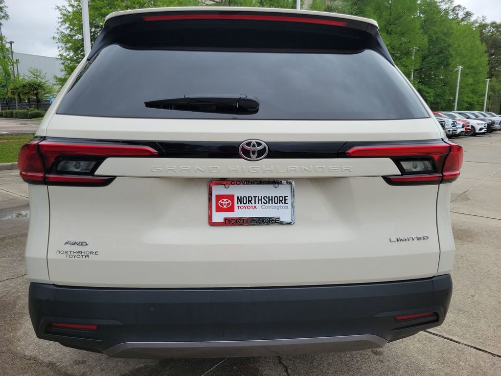 Certified 2024 Toyota Grand Highlander AWD image 5