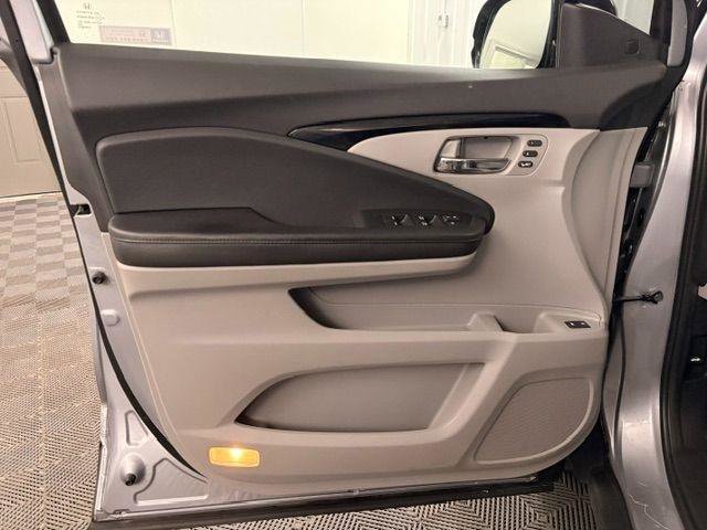 Used 2022 Honda Pilot Elite image 6