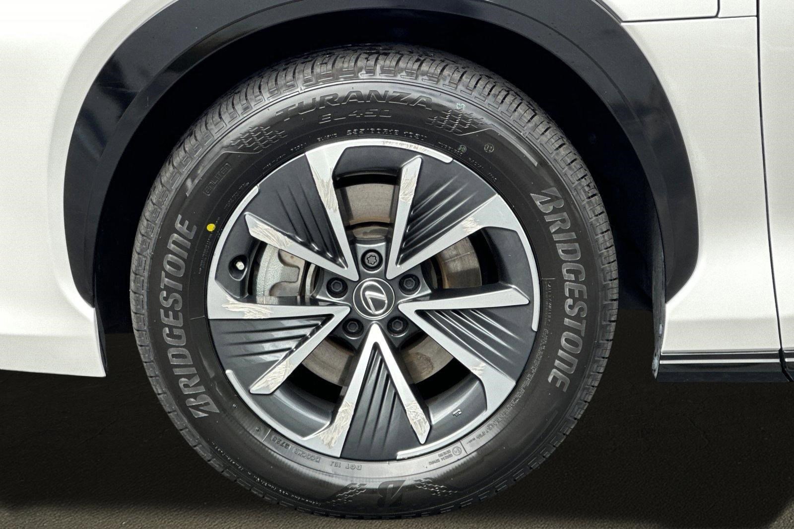 Used 2024 Lexus RZ 300e Premium FWD image 13