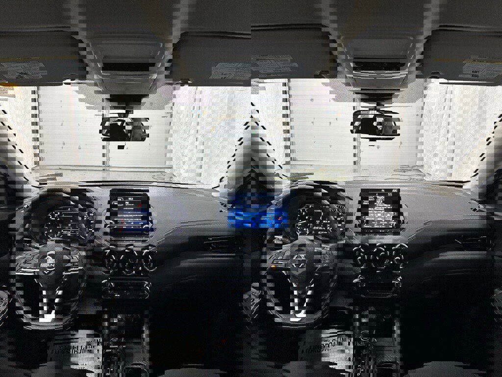 Used 2025 Nissan Sentra SV image 38