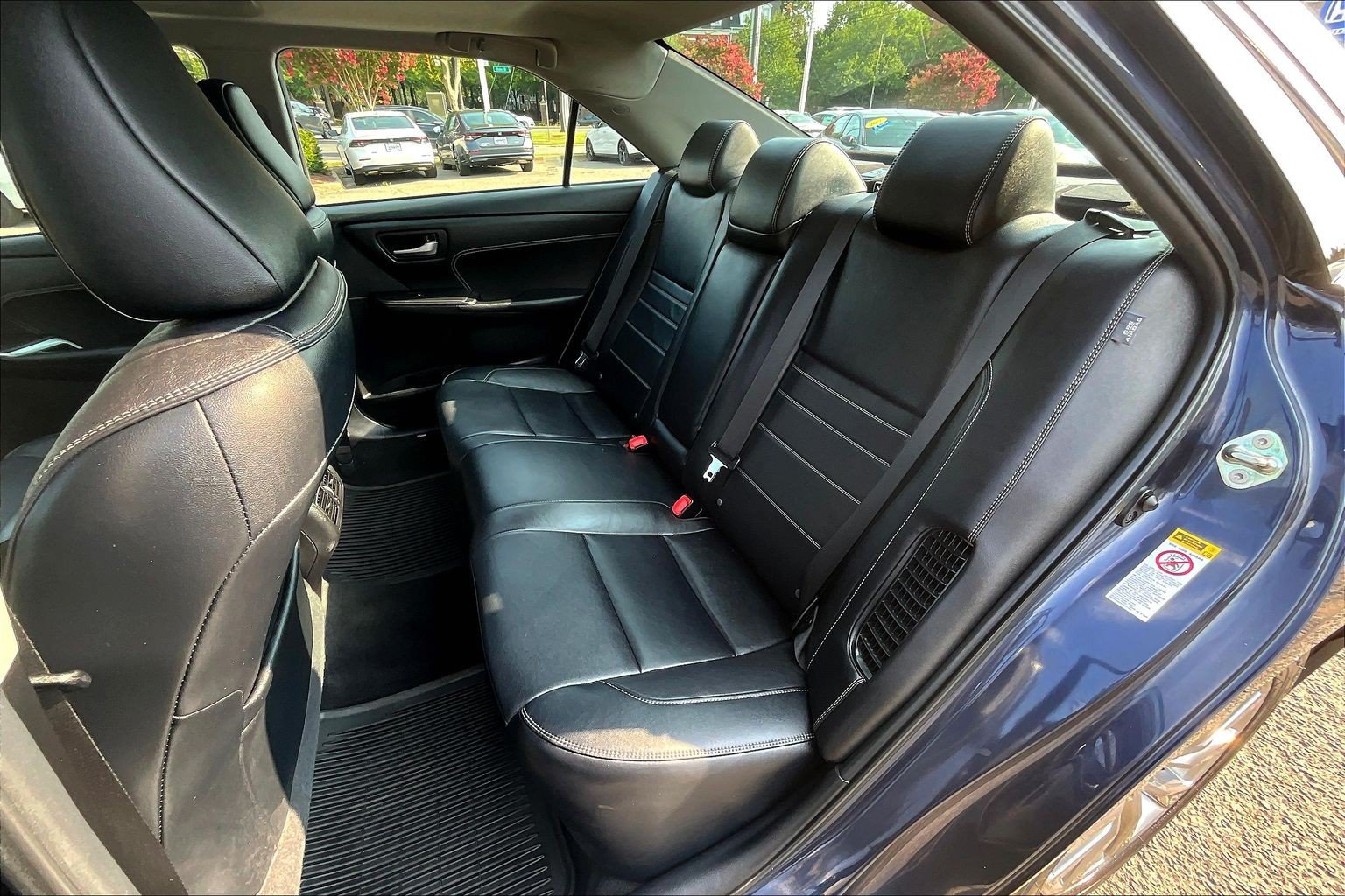 Used 2015 Toyota Camry XLE w/ Moonroof Package FWD image 28