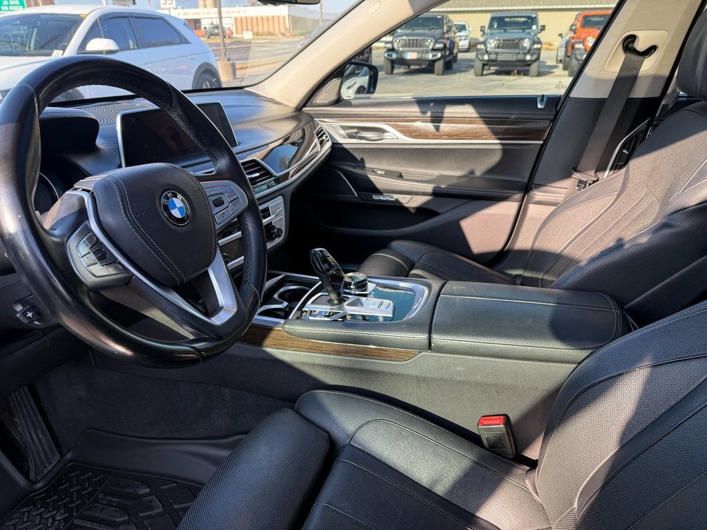 Used 2018 BMW 740e xDrive image 34