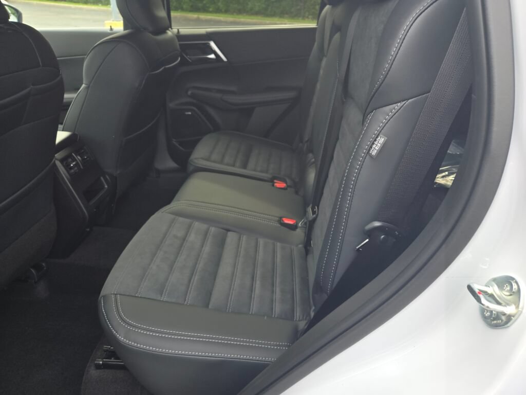 New 2027 Mitsubishi Outlander LE AWD/4WD image 13
