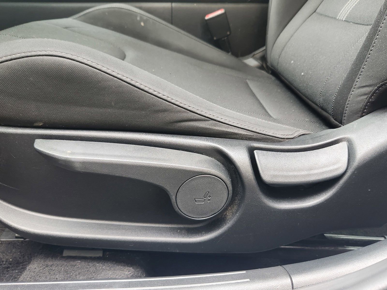 Used 2021 Hyundai Elantra SE FWD image 10