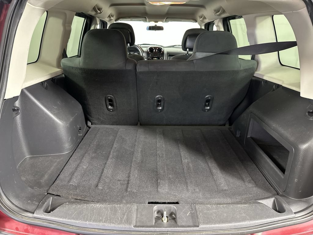 Used 2014 Jeep Patriot Latitude AWD/4WD image 22