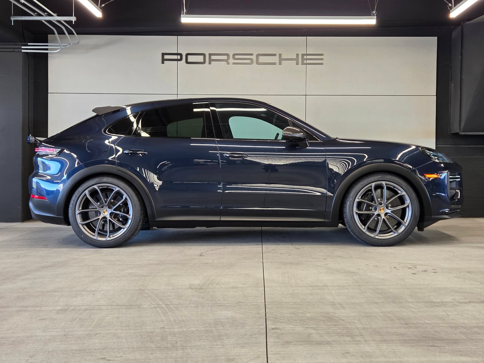 Certified 2024 Porsche Cayenne Turbo GT AWD/4WD image 29
