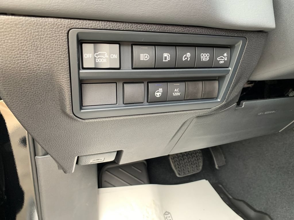 New 2026 Toyota Sequoia Platinum AWD/4WD image 31