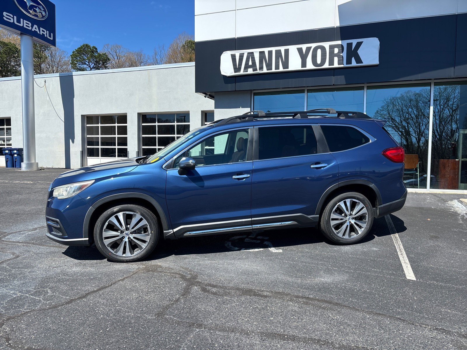 Used 2019 Subaru Ascent Touring w/ Popular Package #3 image 2