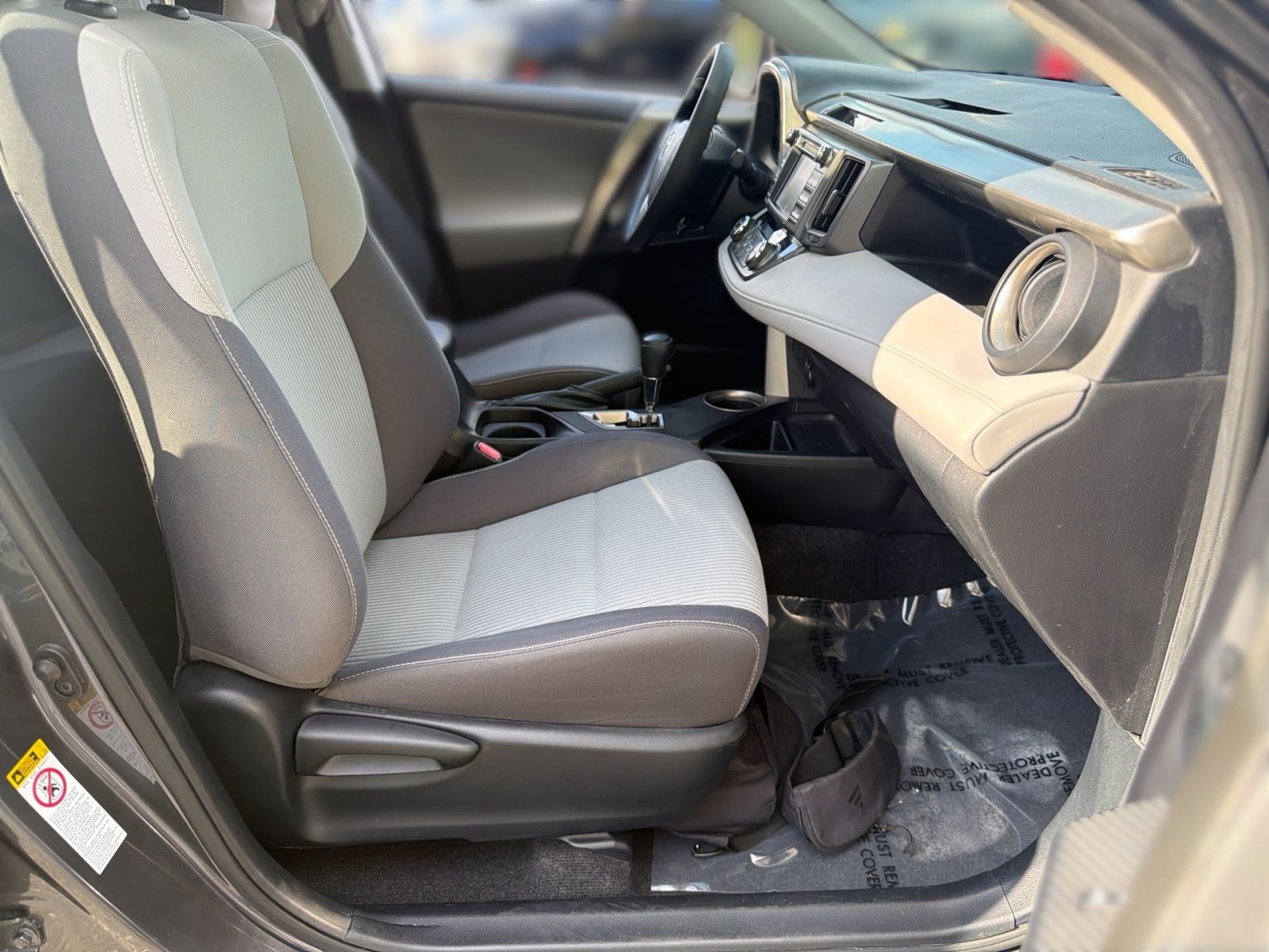 Used 2015 Toyota RAV4 XLE AWD/4WD image 28
