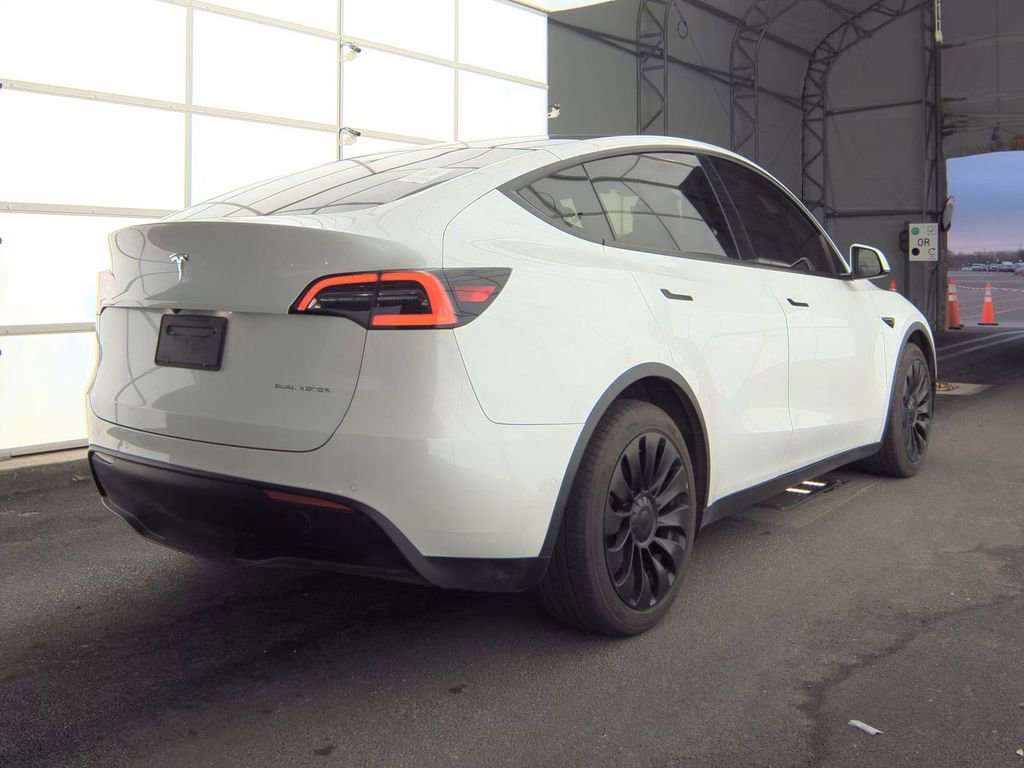 Used 2021 Tesla Model Y Long Range image 6