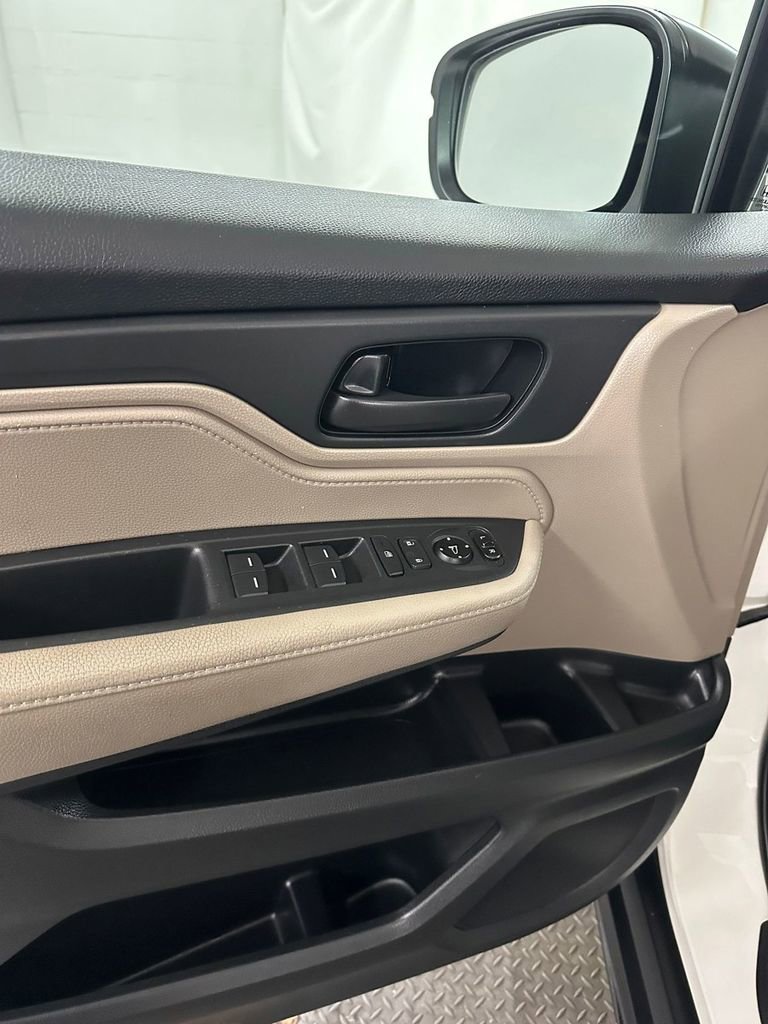 Used 2018 Honda Odyssey EX image 9