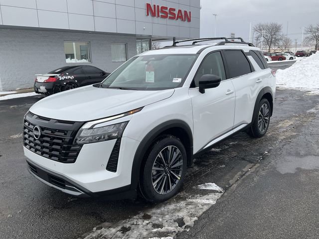 New 2026 Nissan Pathfinder Platinum w/ Cargo Package AWD/4WD image 2