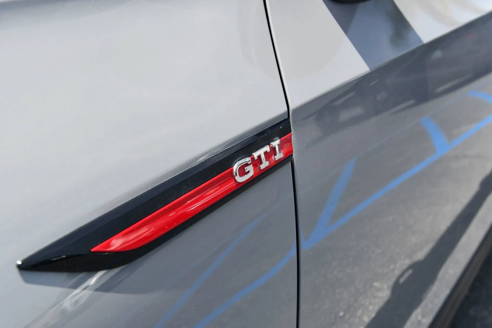 Used 2022 Volkswagen GTI SE FWD image 11