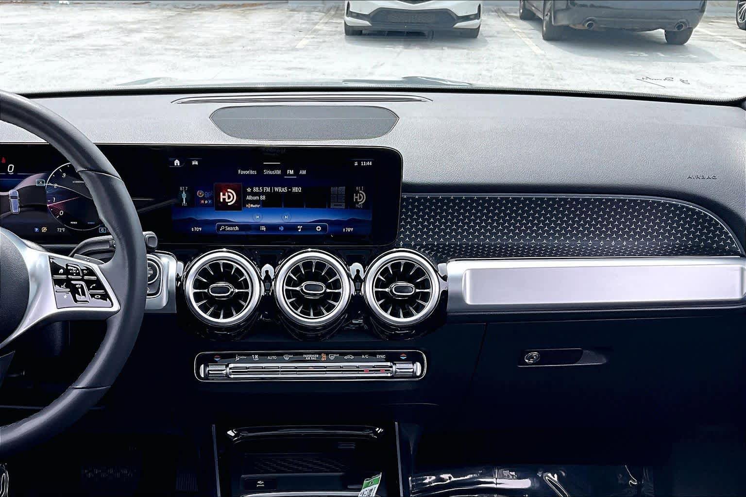 Used 2025 Mercedes-Benz GLB 250 image 7