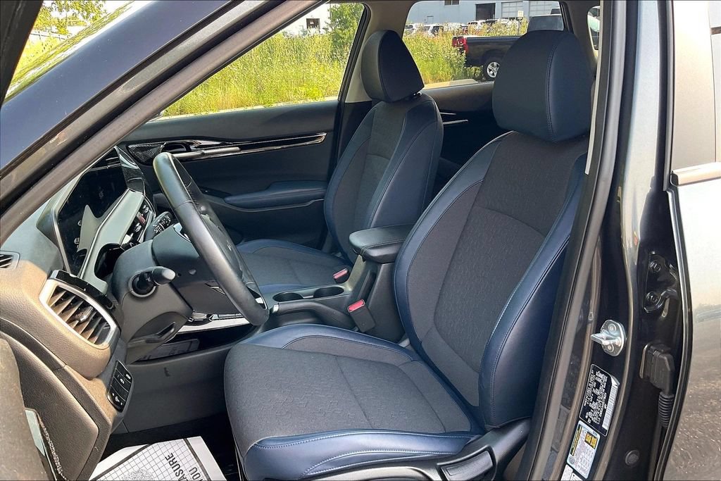 Used 2025 Kia Seltos S AWD/4WD image 24
