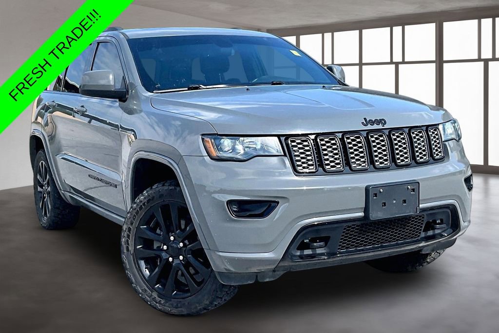 Used 2019 Jeep Grand Cherokee Altitude AWD/4WD image 3