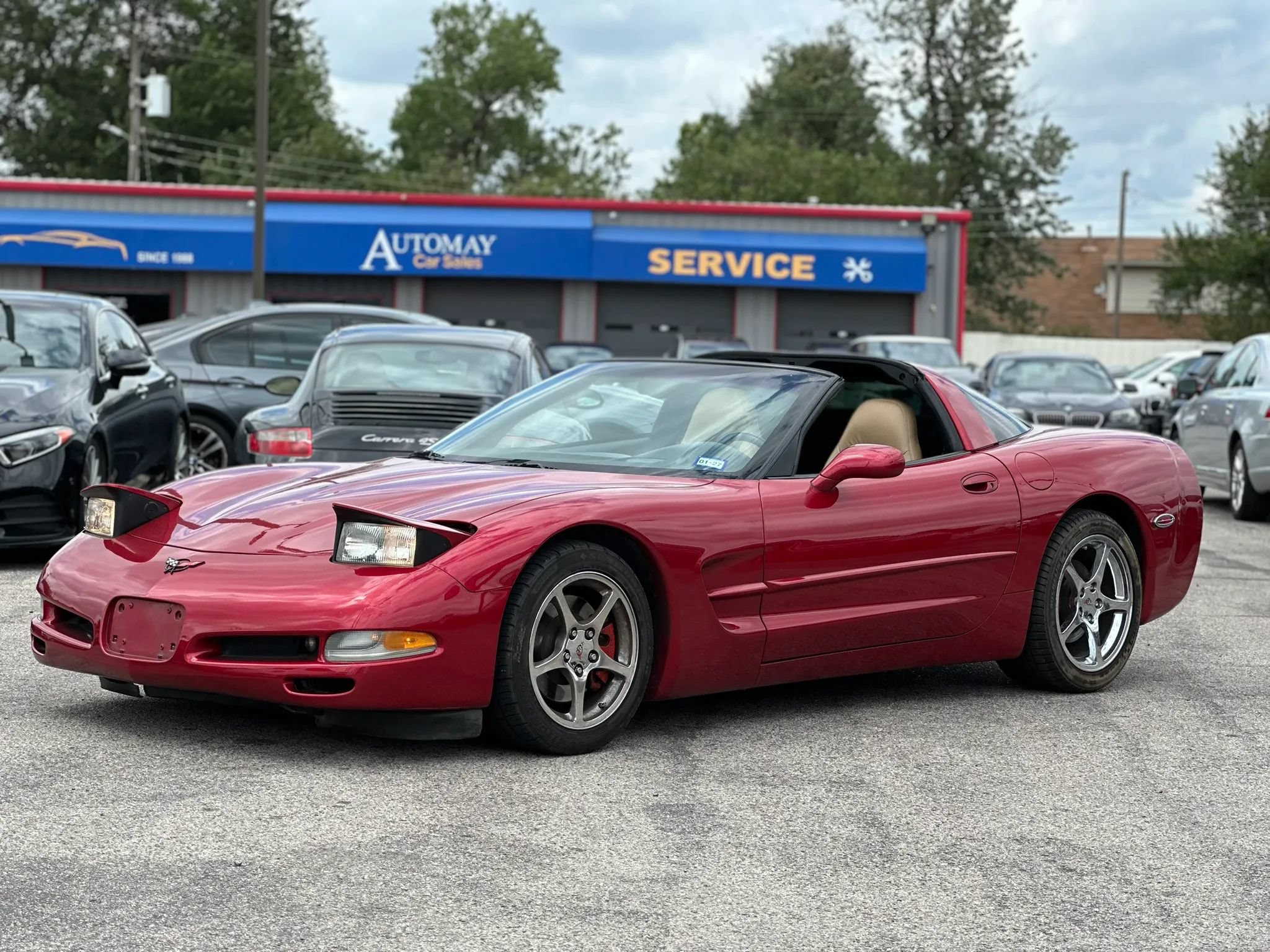Used 2002 Chevrolet Corvette Coupe w/ Preferred Equipment Group2 RWD image 1