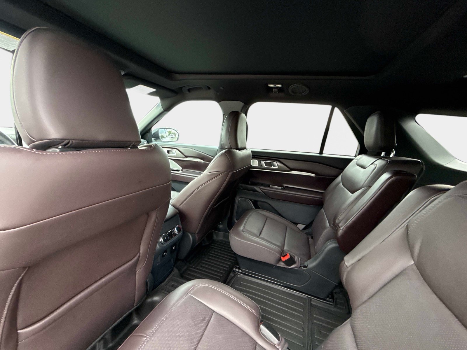 Used 2025 Ford Explorer Platinum RWD image 20
