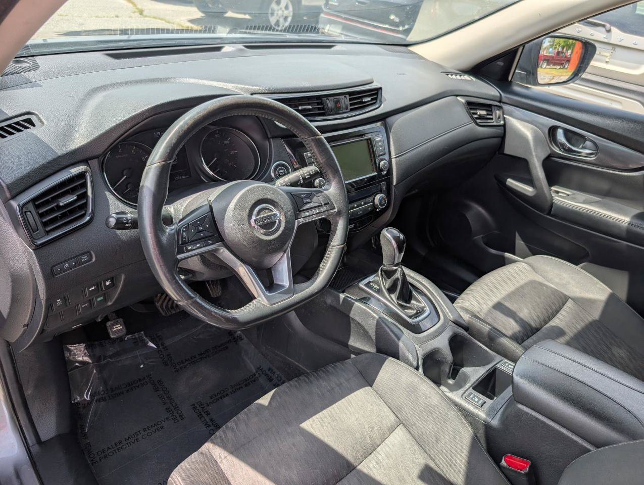 Used 2018 Nissan Rogue SV FWD image 17