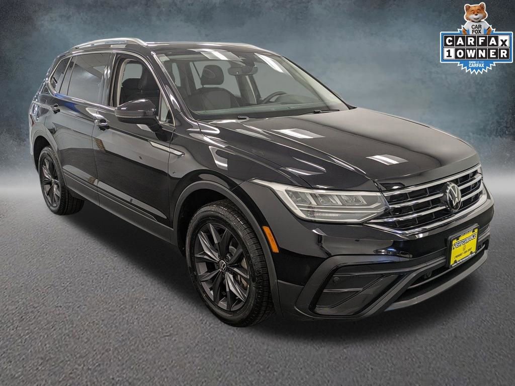 Used 2022 Volkswagen Tiguan SE w/ Panoramic Sunroof Package AWD/4WD image 3