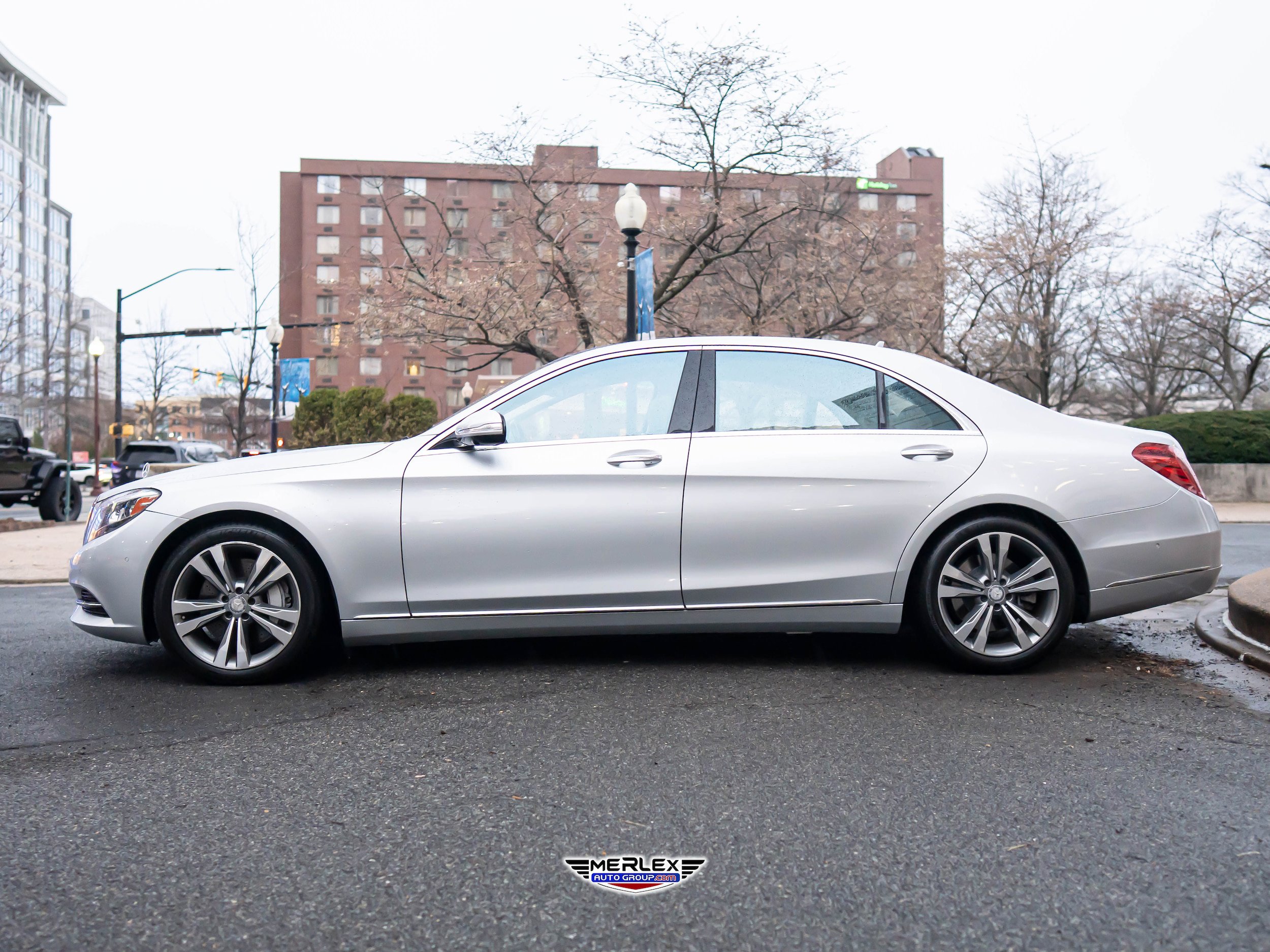 Used 2016 Mercedes-Benz S 550 4MATIC Sedan image 4