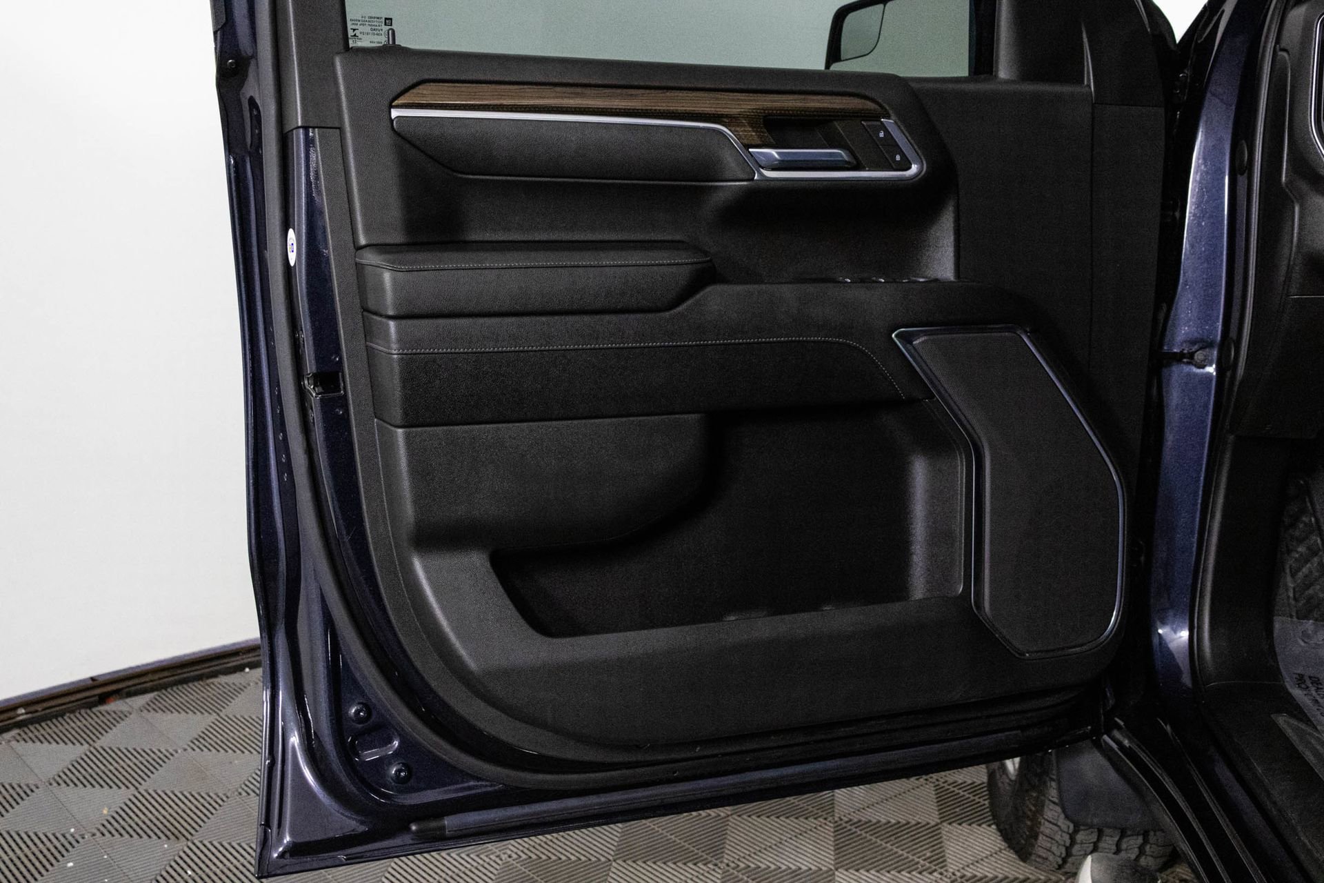 Used 2023 Chevrolet Silverado 1500 RST image 32