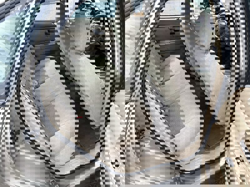 Used 2003 Ford Taurus SE image 18