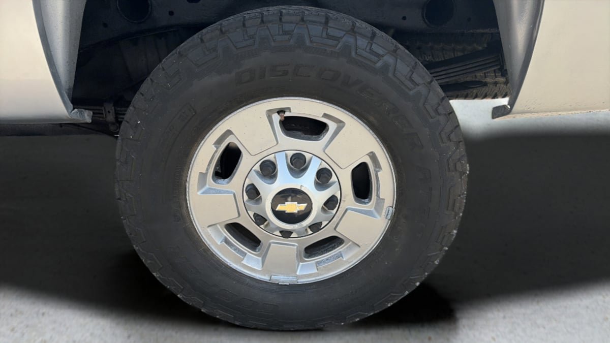 Used 2012 Chevrolet Silverado 2500 LT w/ Snow Plow Prep Package image 19