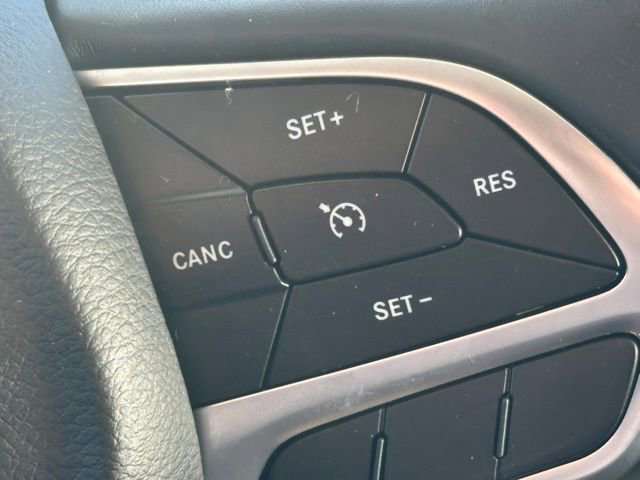 Used 2018 Chrysler Pacifica Touring-L image 33