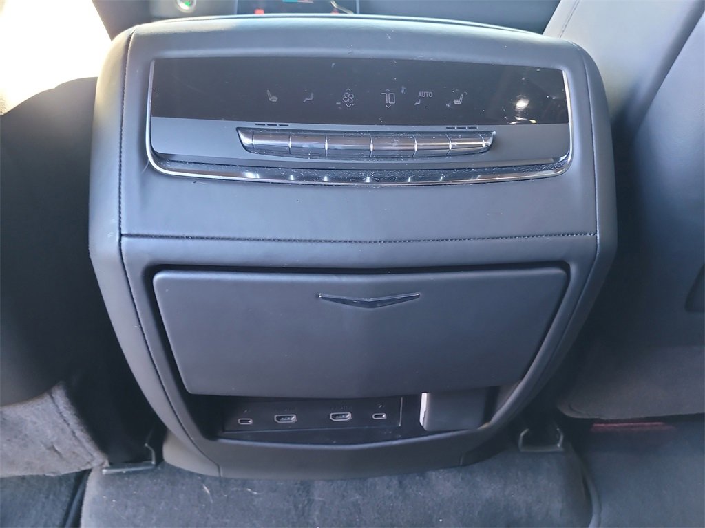 Used 2025 Cadillac Escalade ESV Sport Platinum image 13