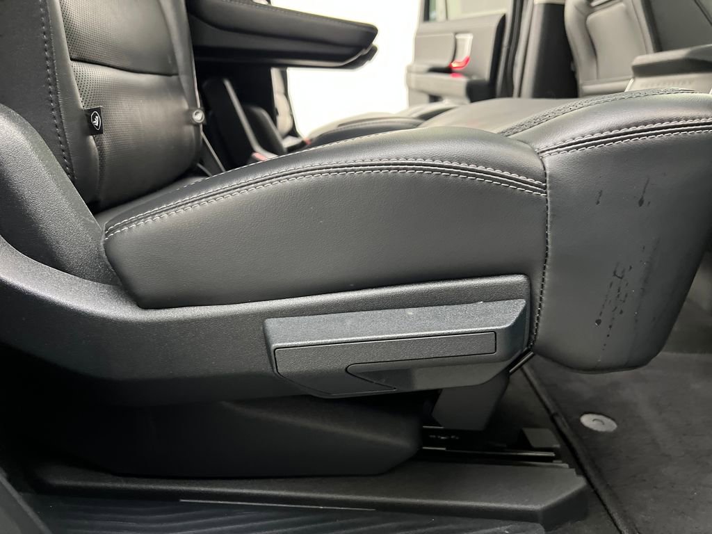 Used 2025 Ford Expedition Platinum AWD/4WD image 18