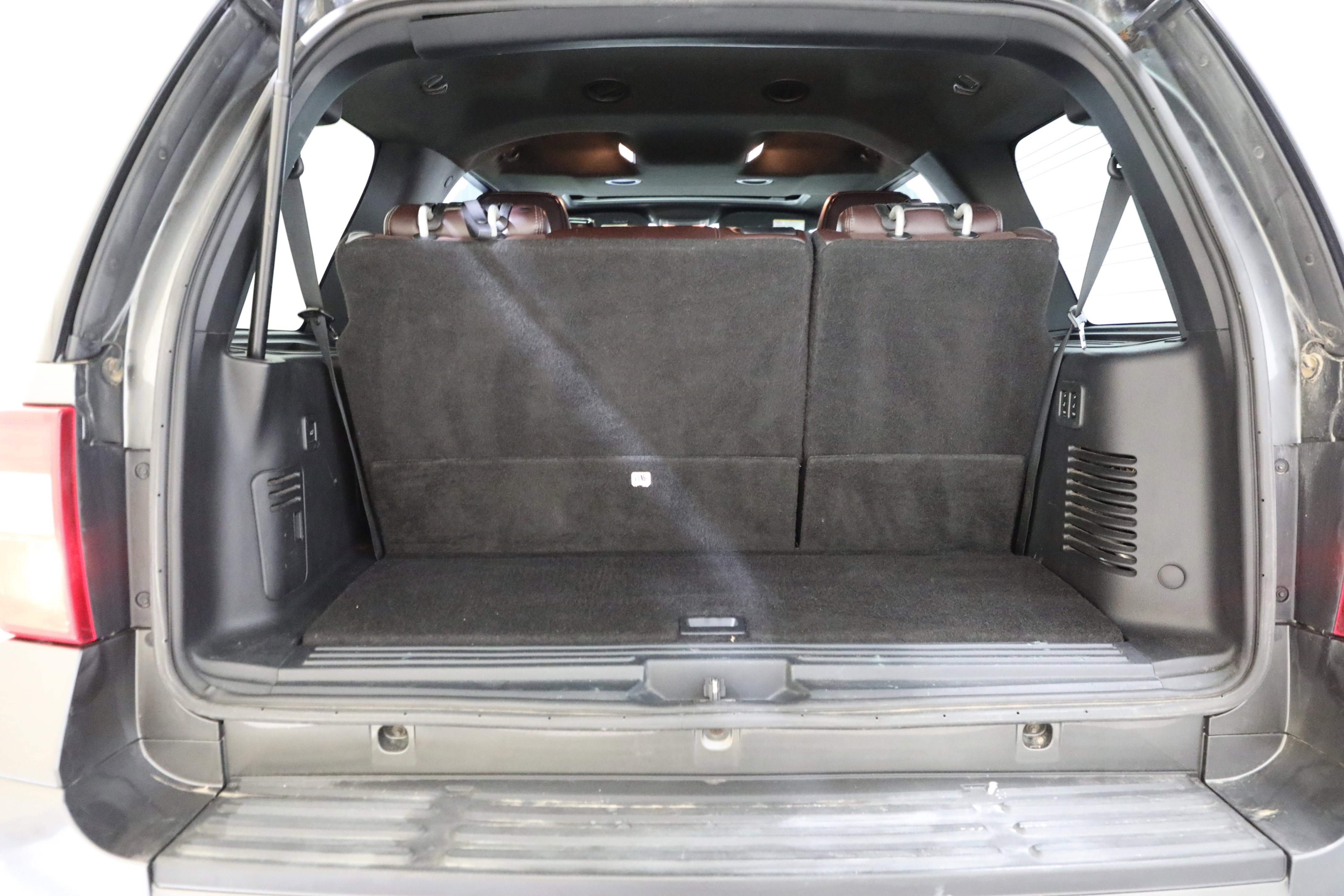 Used 2015 Ford Expedition Platinum image 25