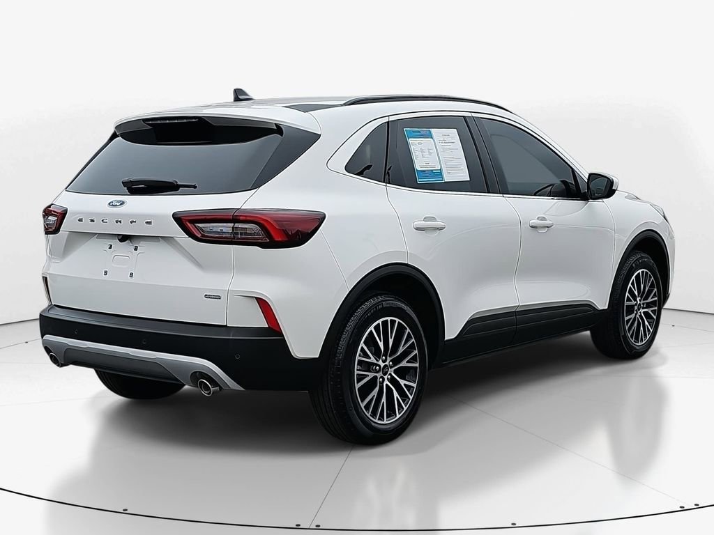 Used 2025 Ford Escape SE image 5