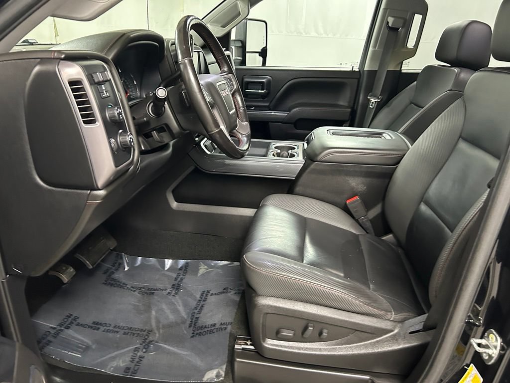 Used 2018 GMC Sierra 2500 SLT w/ All Terrain HD Package AWD/4WD image 11