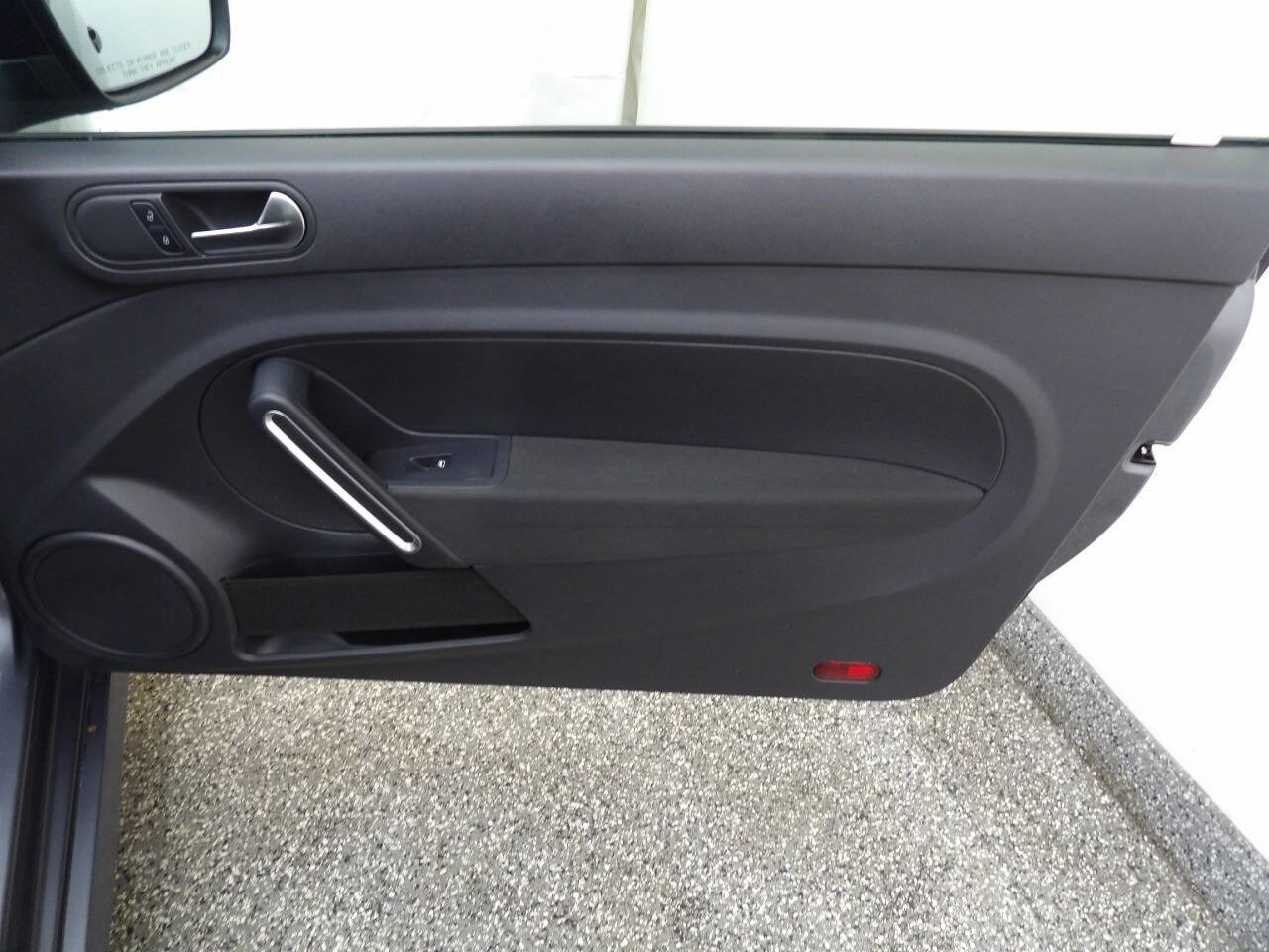 Used 2013 Volkswagen Beetle 2.5 FWD image 10