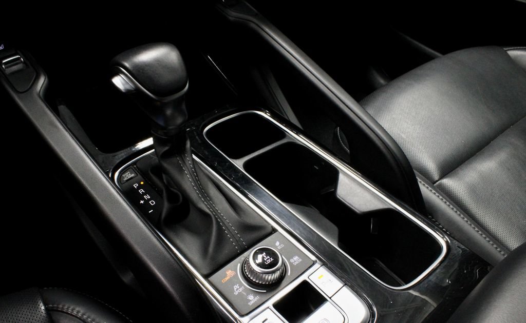 Used 2025 Kia Telluride S AWD/4WD image 32