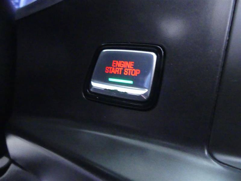 Used 2019 Chevrolet Corvette Stingray Coupe w/ Carbon Flash Badge Package RWD image 18