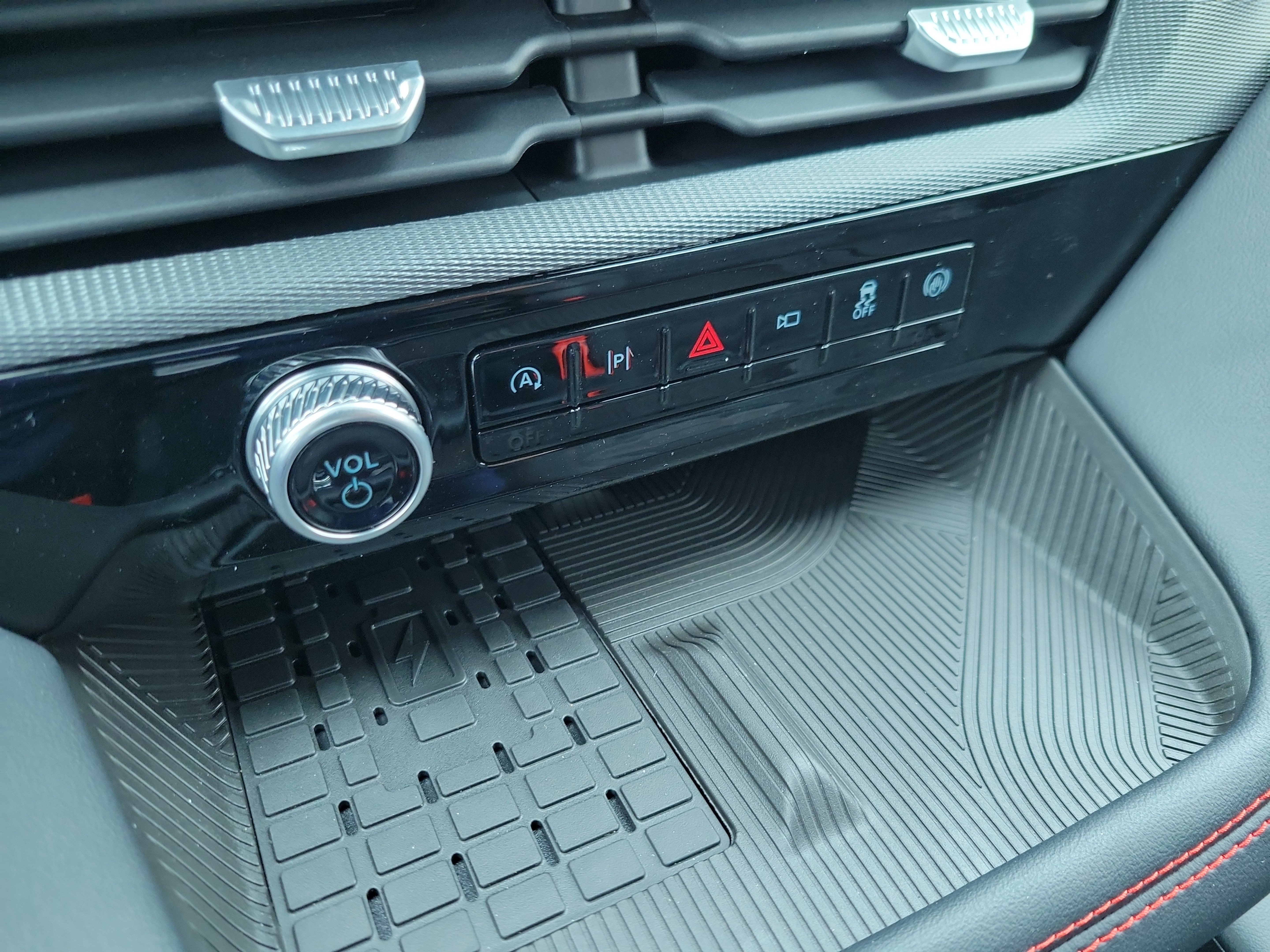 New 2025 Ford Explorer ST-Line w/ Premium Package image 25