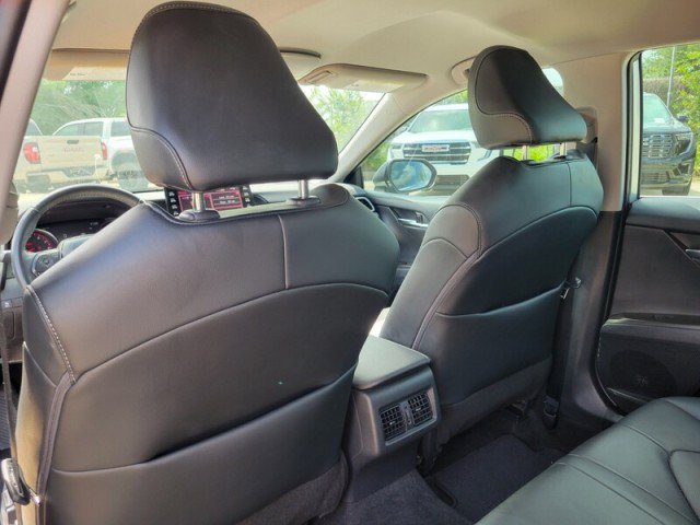 Used 2022 Toyota Camry XSE FWD image 27