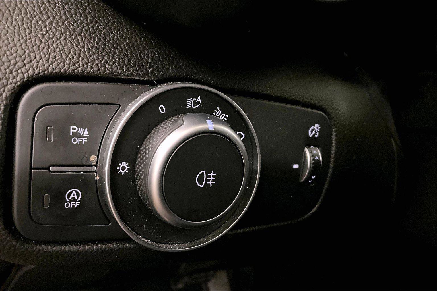 Used 2018 Alfa Romeo Giulia Ti image 32