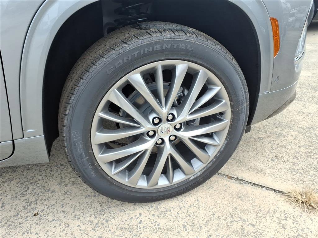 New 2026 Buick Enclave Avenir w/ Super Cruise Package image 9